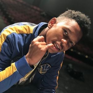 Meet your Posher, Derrick